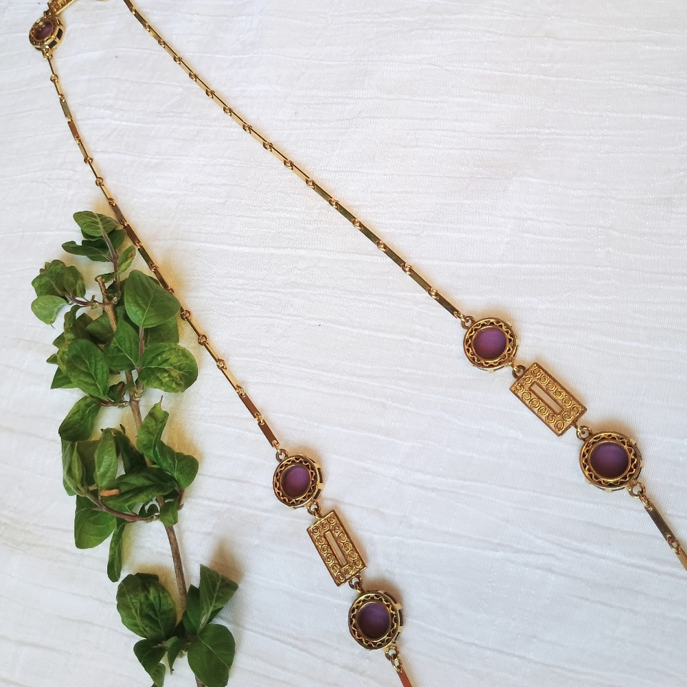 🏺 ECLECTIC CHIC 🏺 VTG art deco inspired gold tone & purple glass necklace